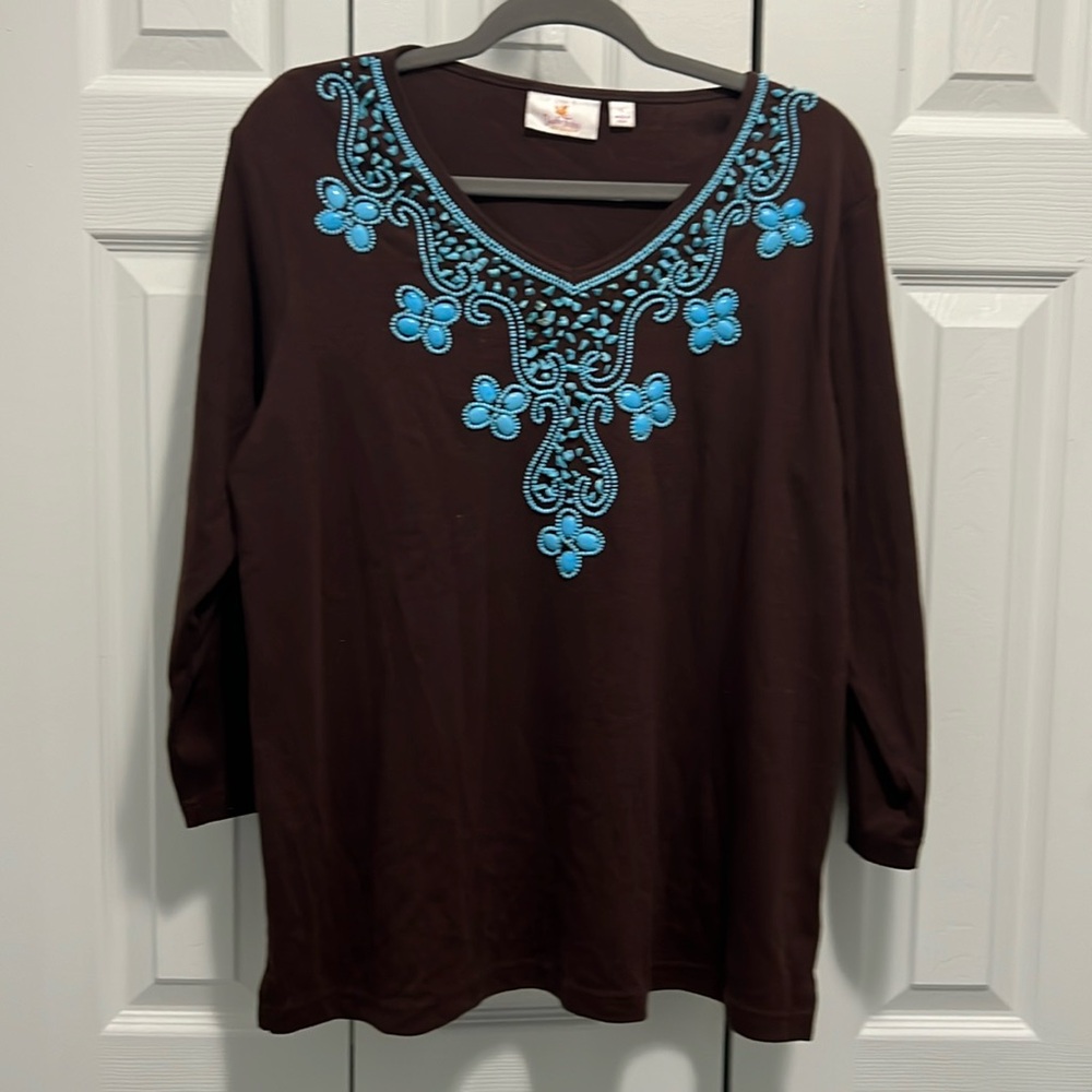 Quacker Factory top brown with turquoise beading L &14